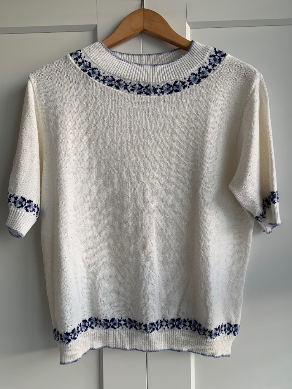 Jessica Knit Shirt short sleeve Women's size M Y2K Vintage in white embroidered